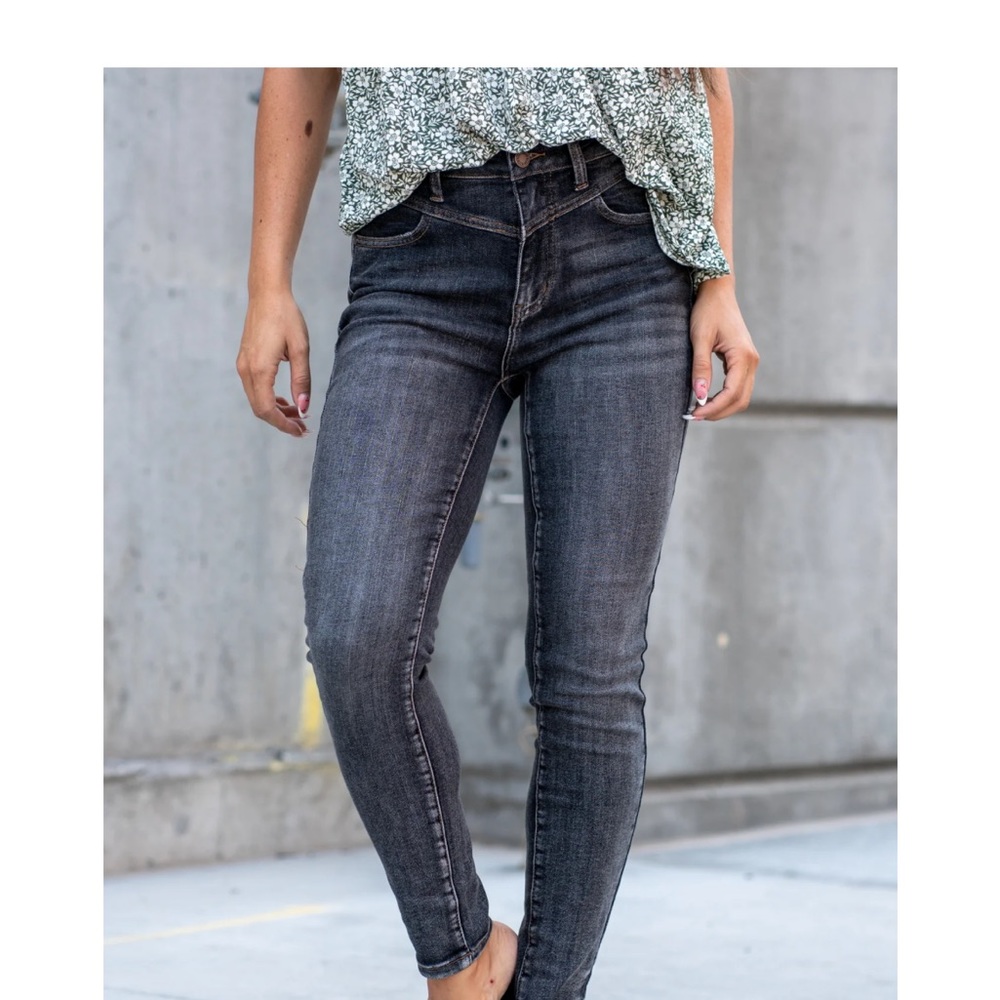 COPY - Judy Blue Oak Ridge Vintage front skinny size 13/31